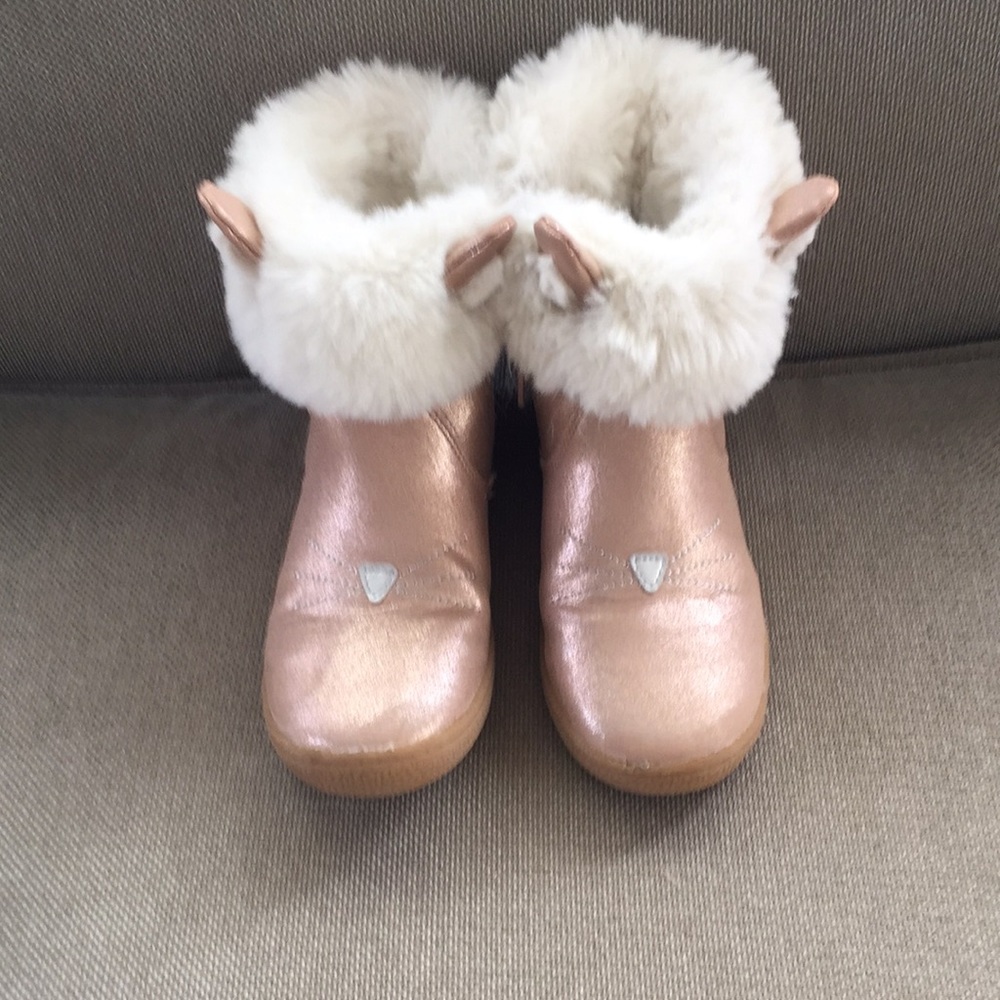 Girl bunny boots sz 12